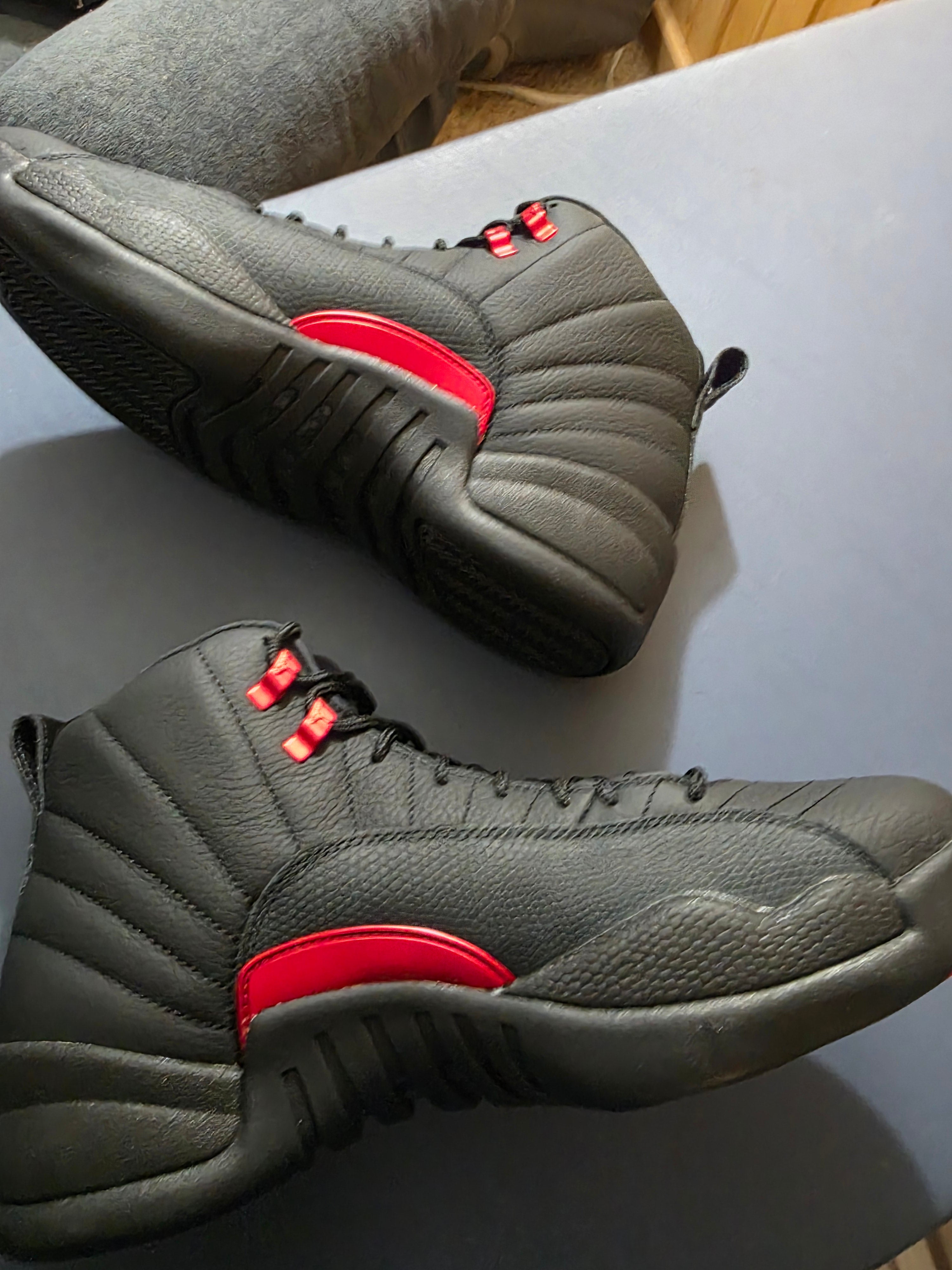 Jordan 12 "Bloodlines" New in box, size 10.5m.