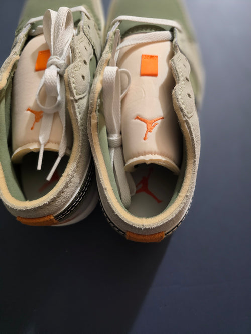 Jordan 1 Low SE Craft, size 10.5m,  brand new.
