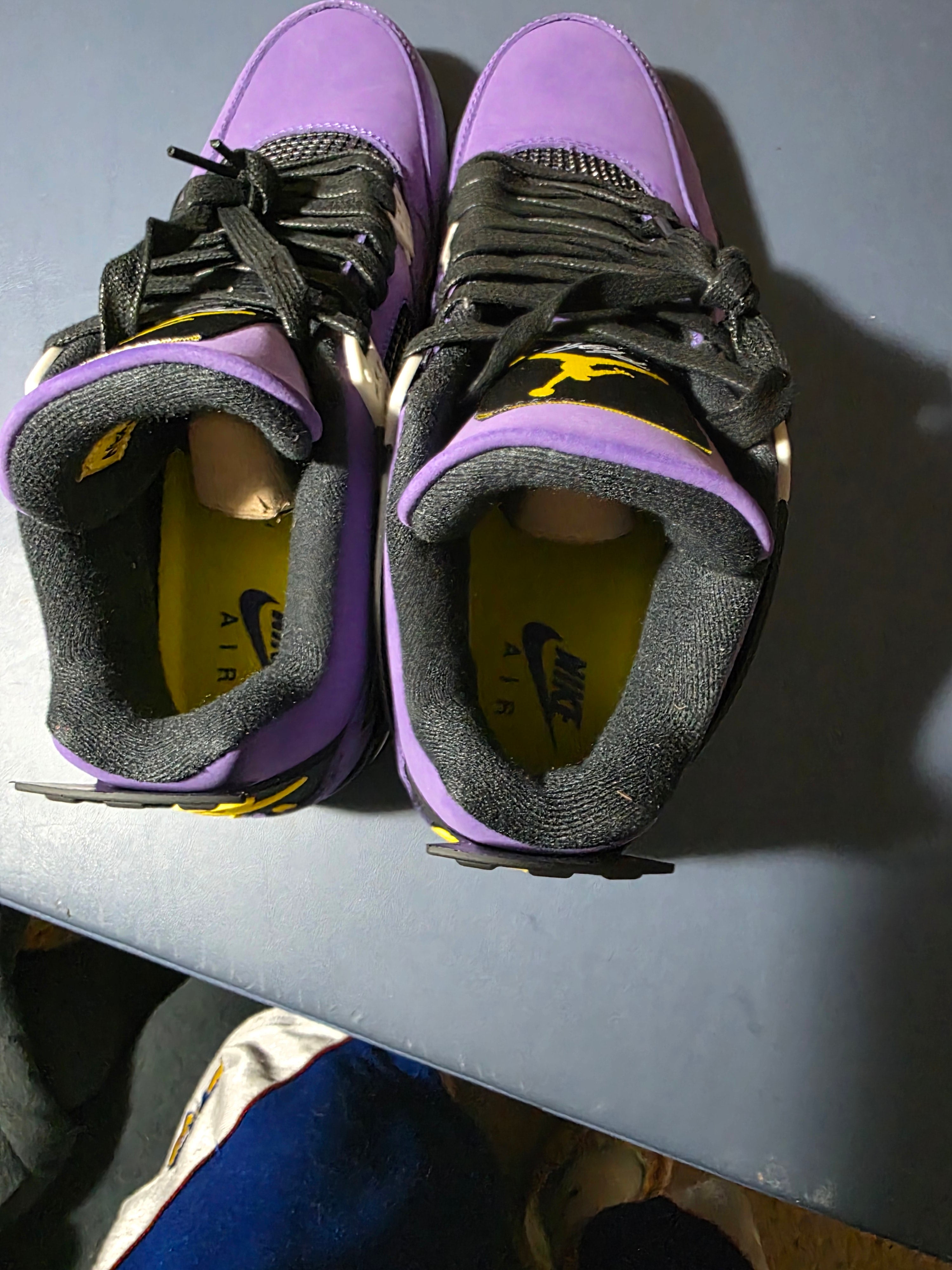 Jordan 5 retro Violet/Black size 10m.