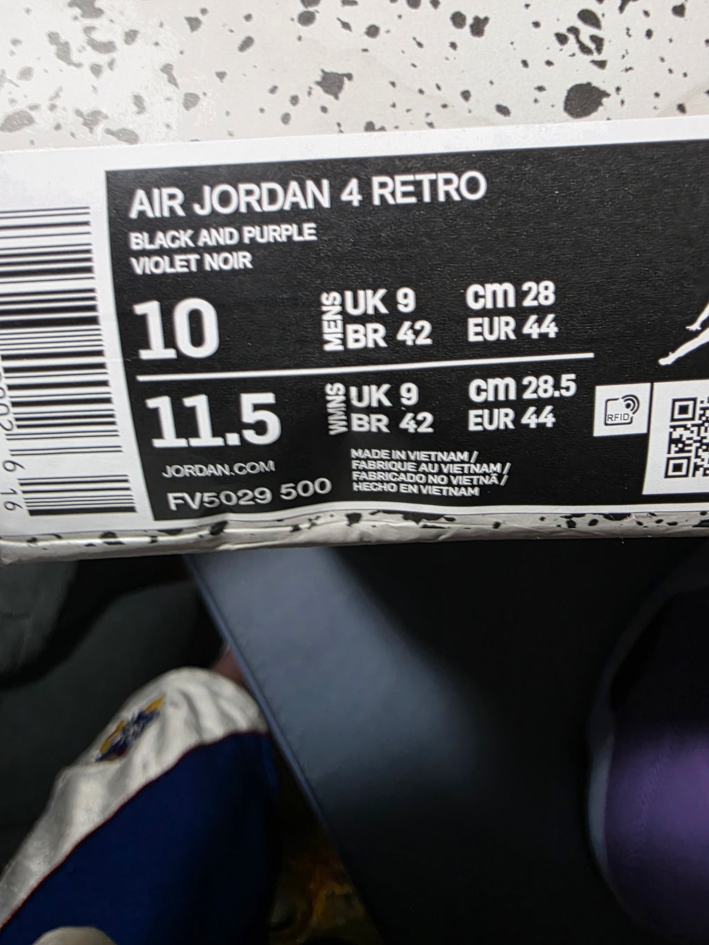 Jordan 5 retro Violet/Black size 10m.
