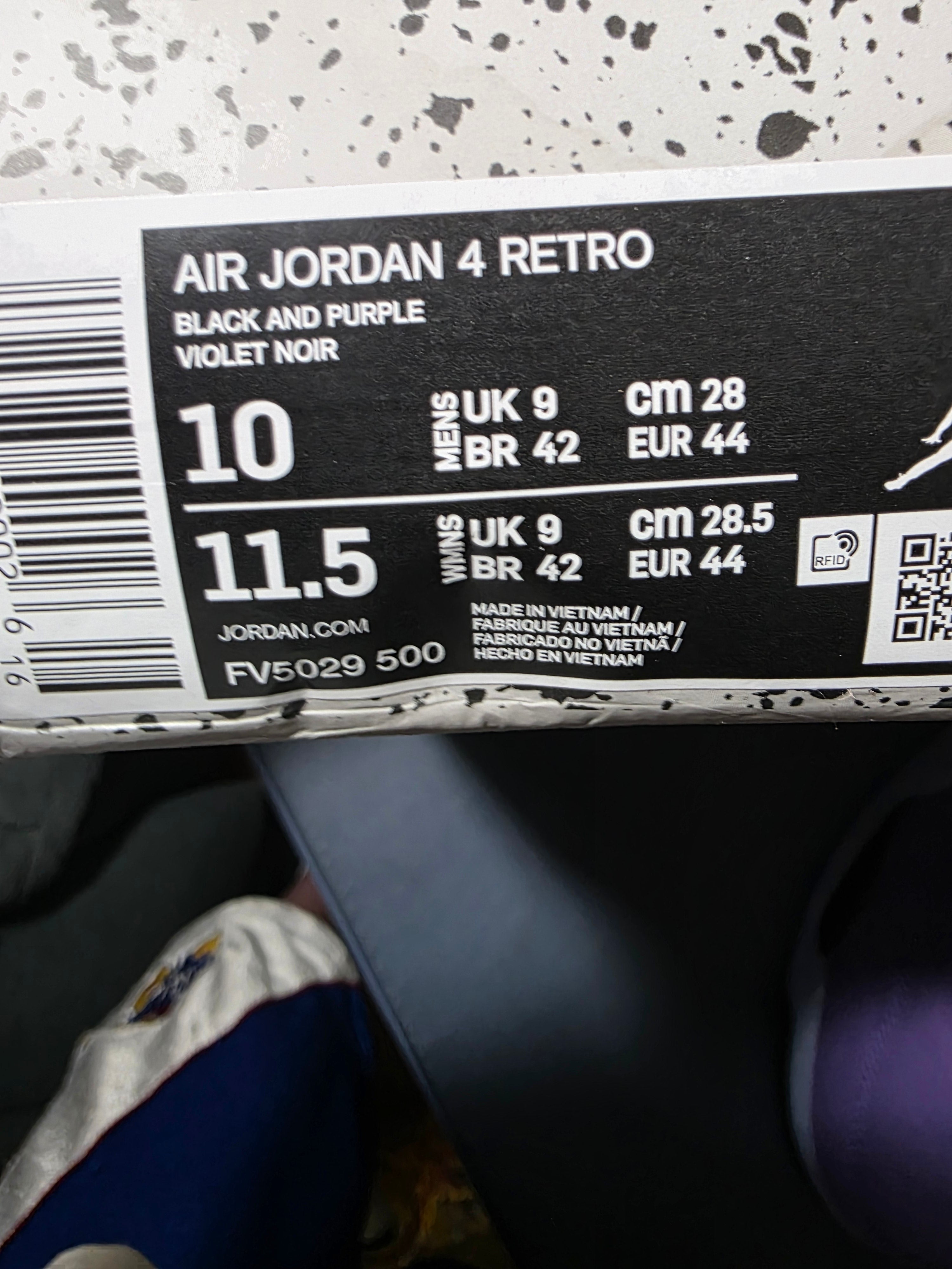 Jordan 5 retro Violet/Black size 10m.