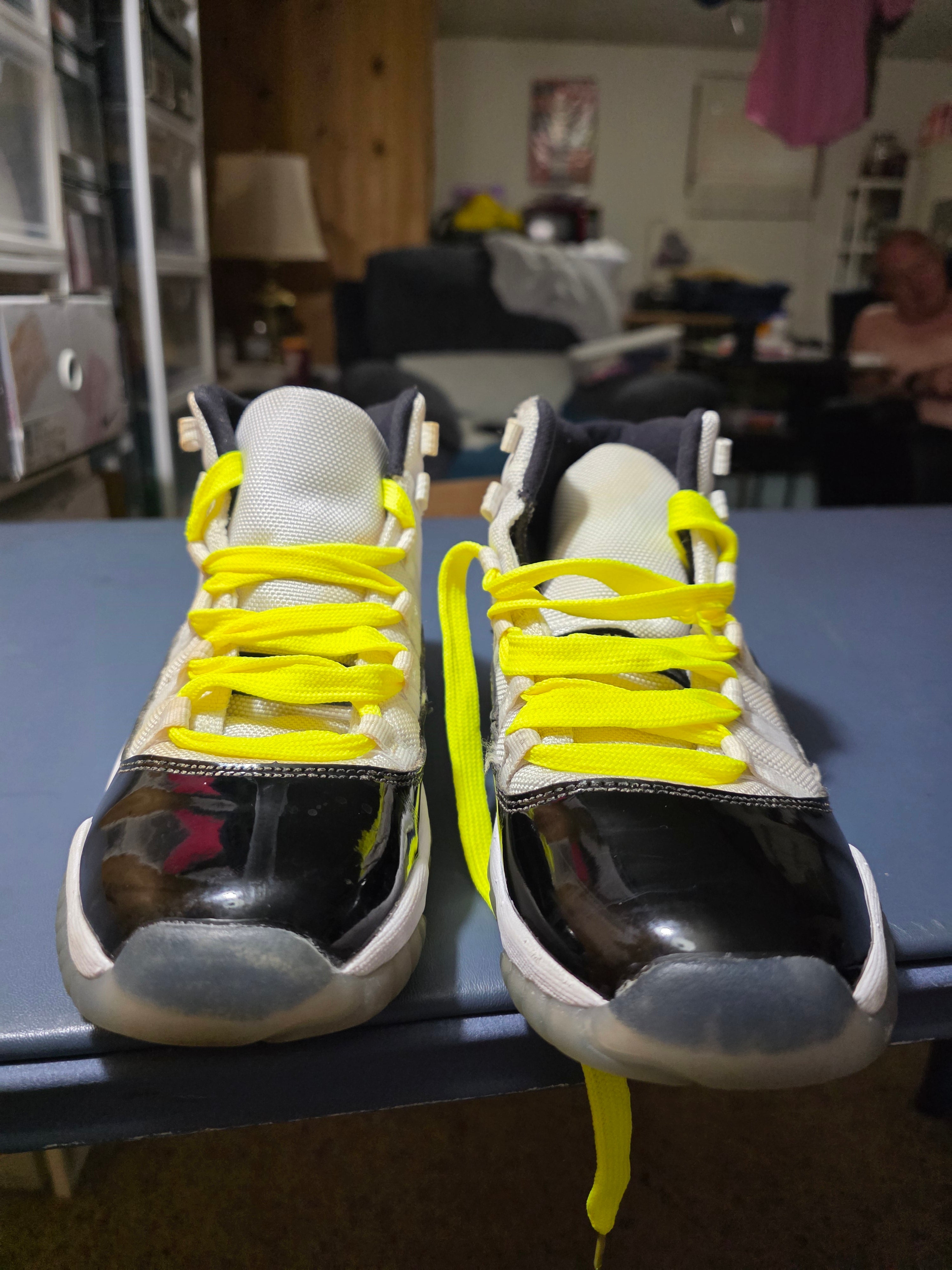 Jordan 11 Concord size 6y.