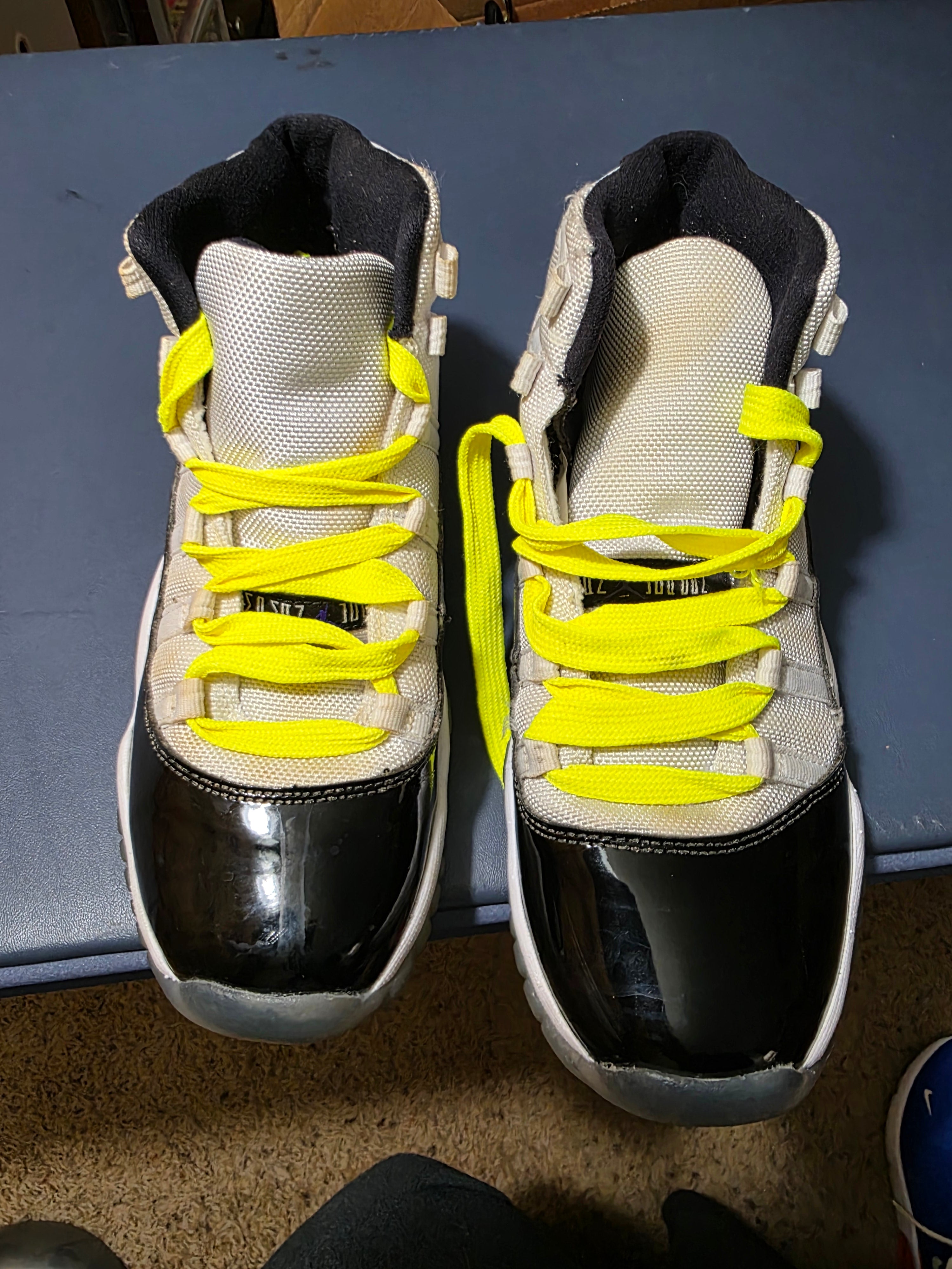 Jordan 11 Concord size 6y.
