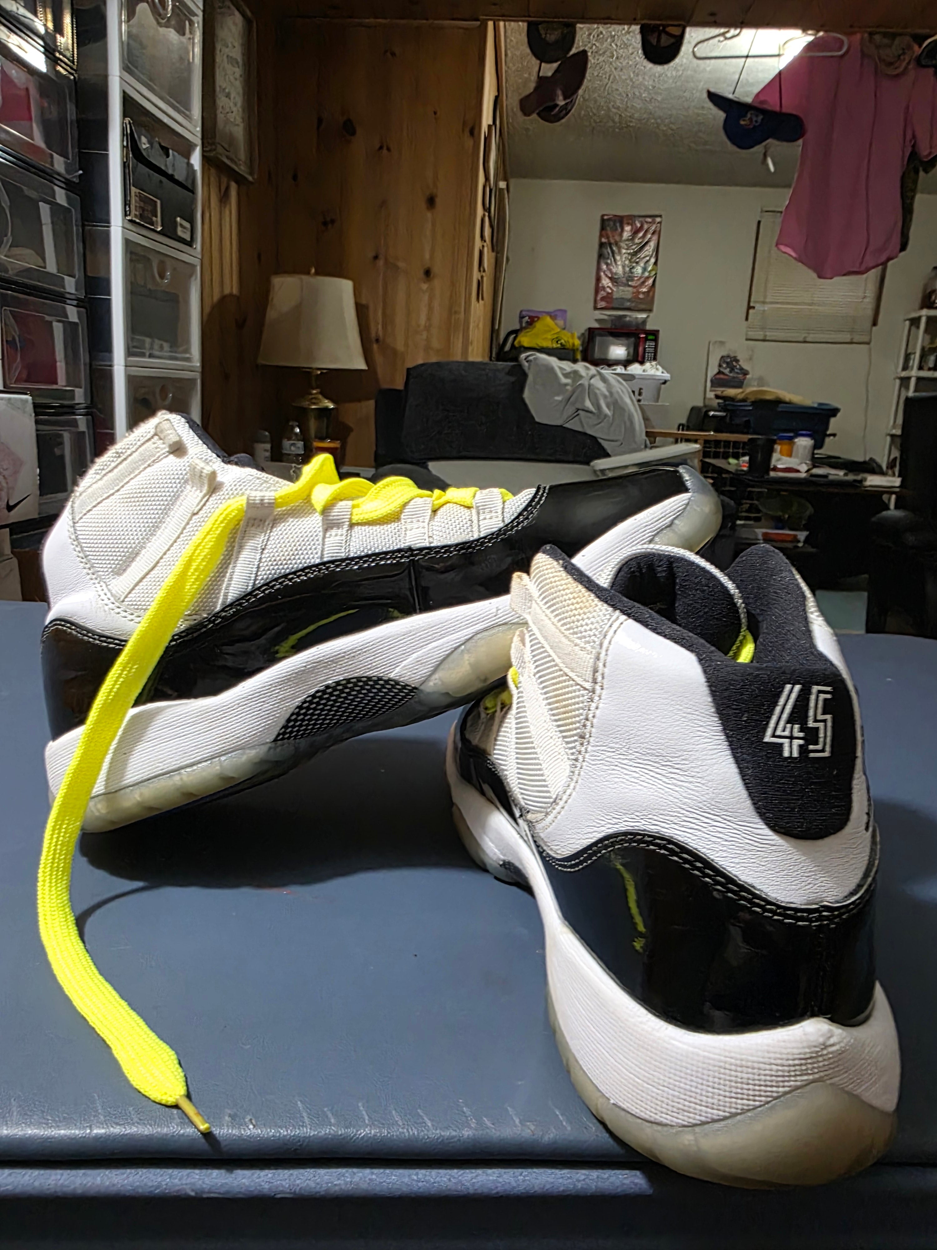 Jordan 11 Concord size 6y.