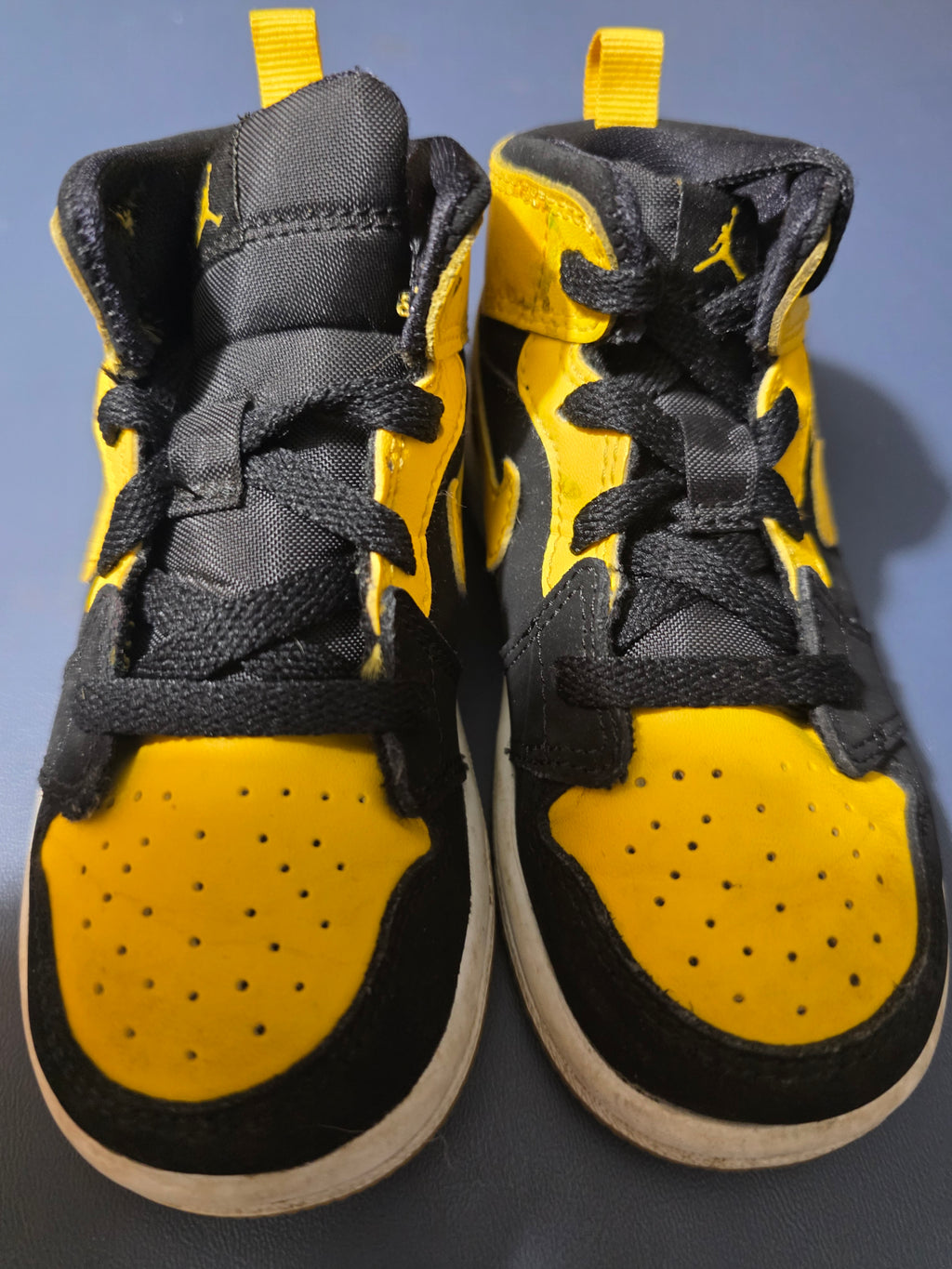 Jordan 1 Mid "New Love", size 7c.