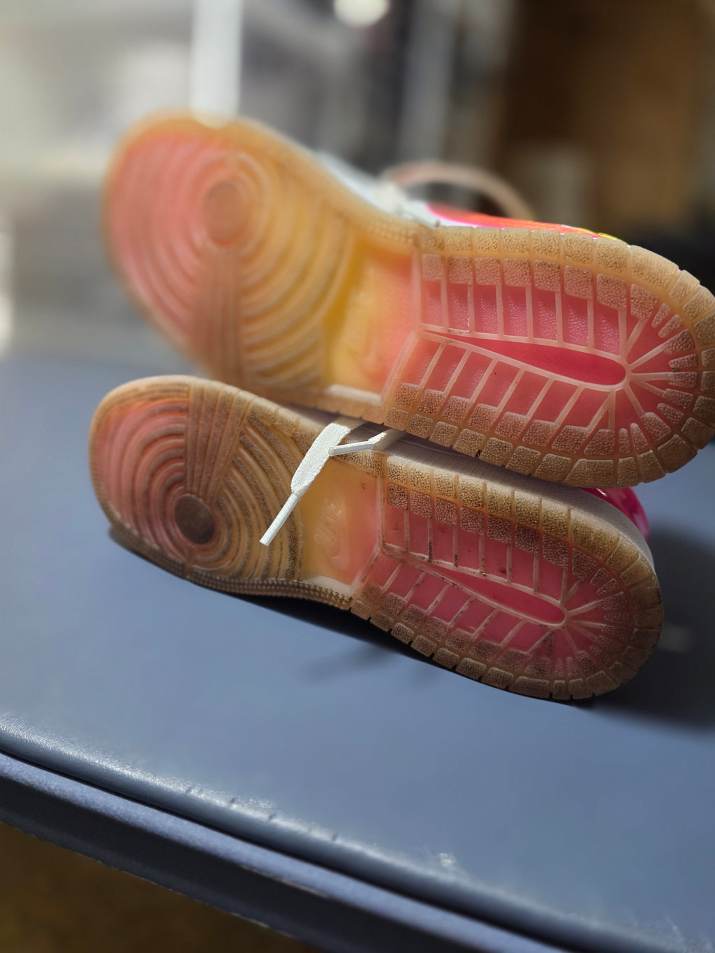 Jordan 1 Mid Edge Glow, size 5.5y/ 7w.