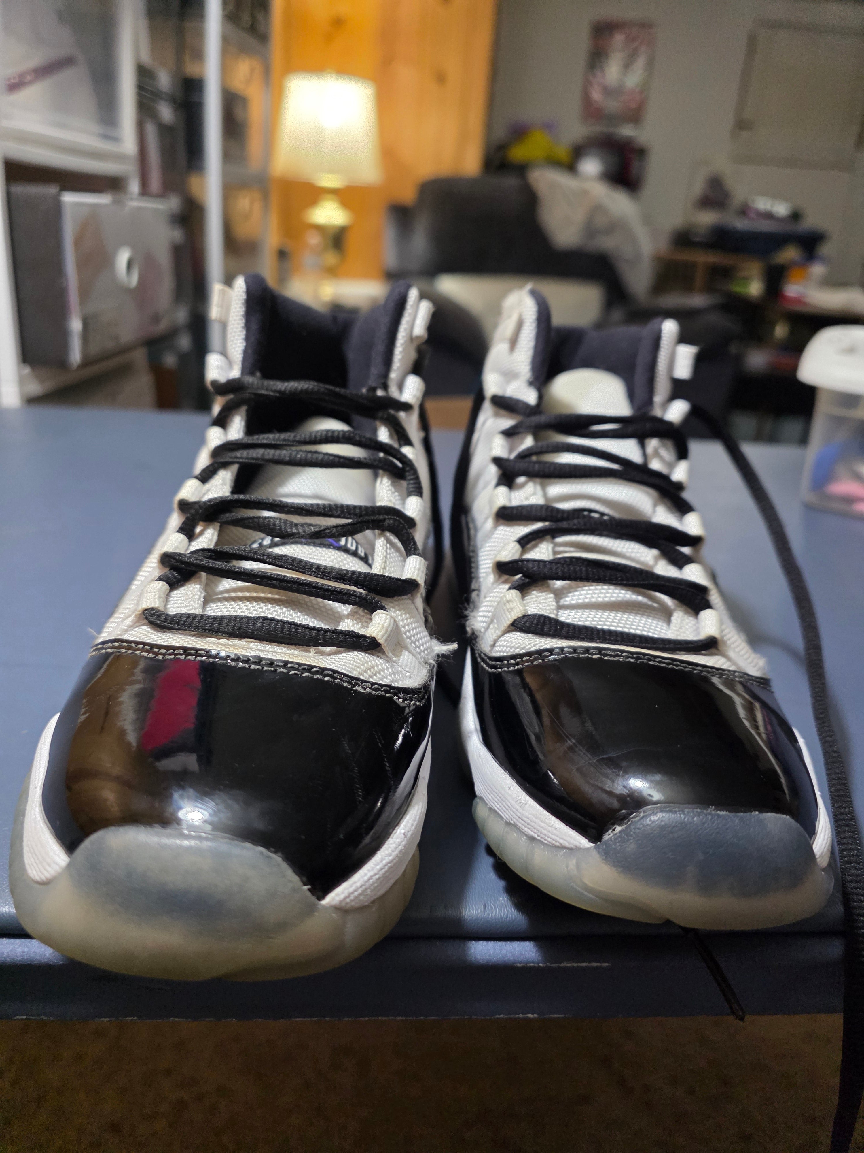 Jordan 11 Concord, size 7y/8.5w.