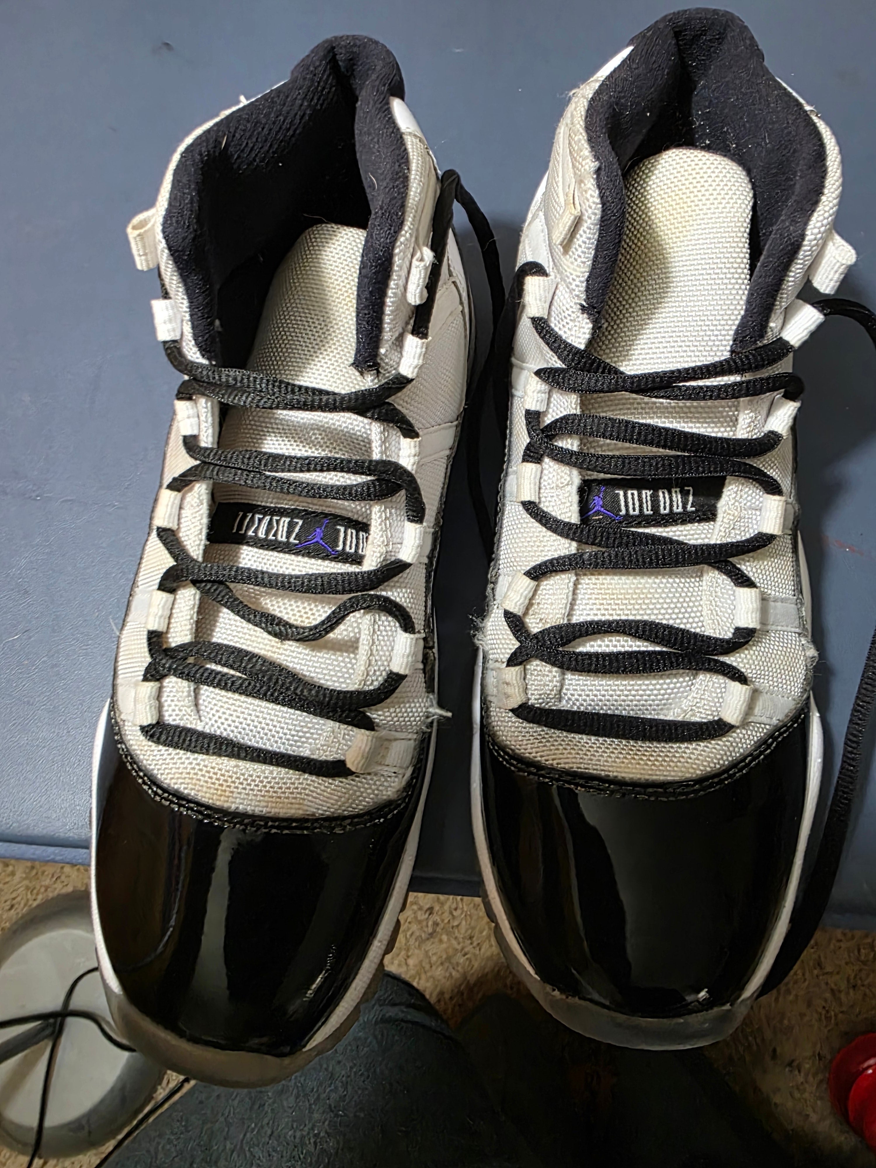 Jordan 11 Concord, size 7y/8.5w.