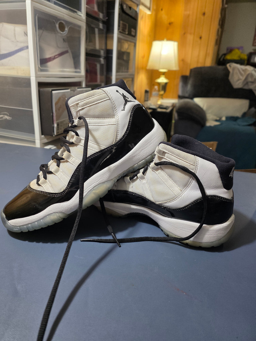 Jordan 11 Concord, size 7y/8.5w.