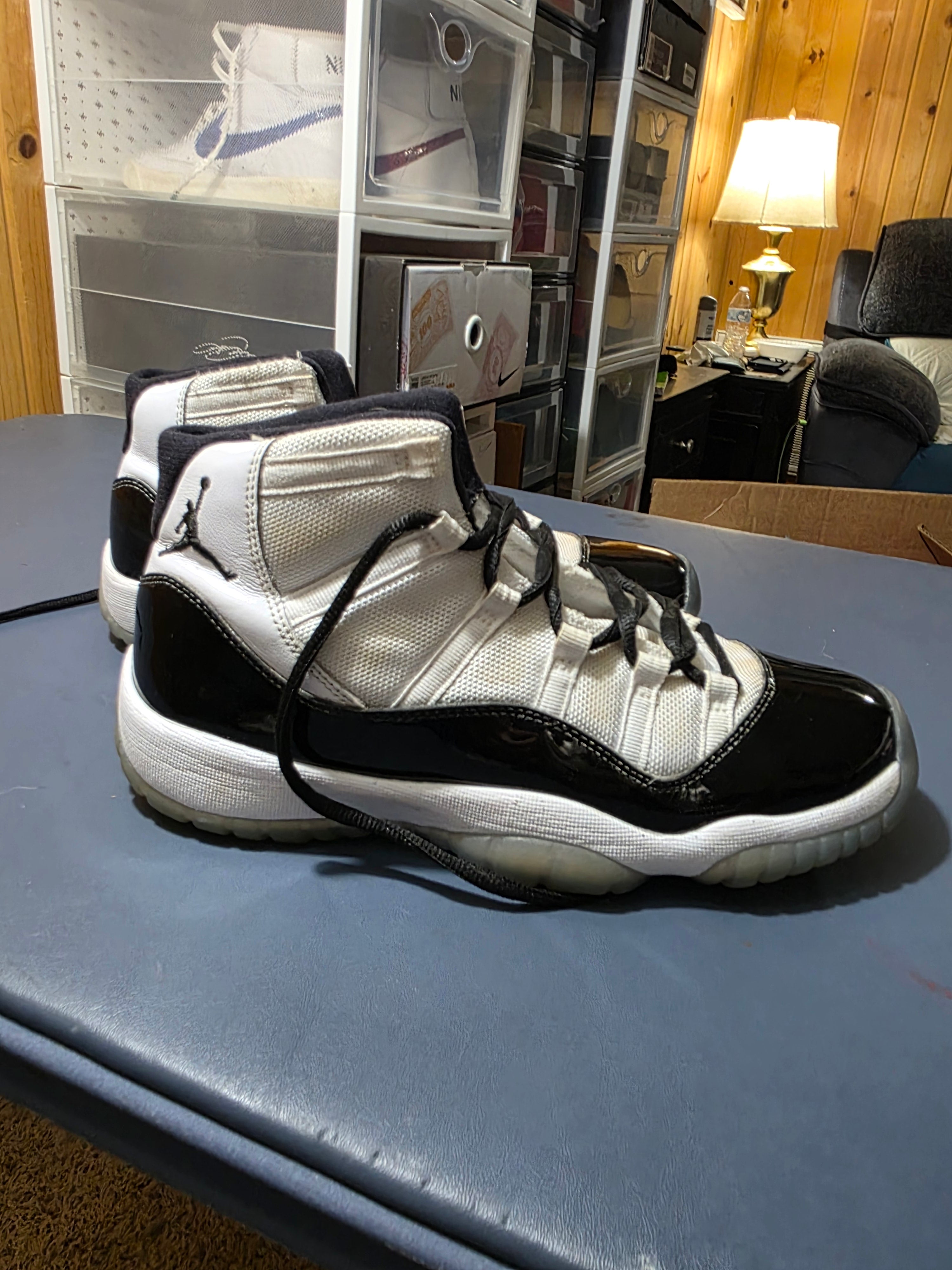 Jordan 11 Concord, size 7y/8.5w.