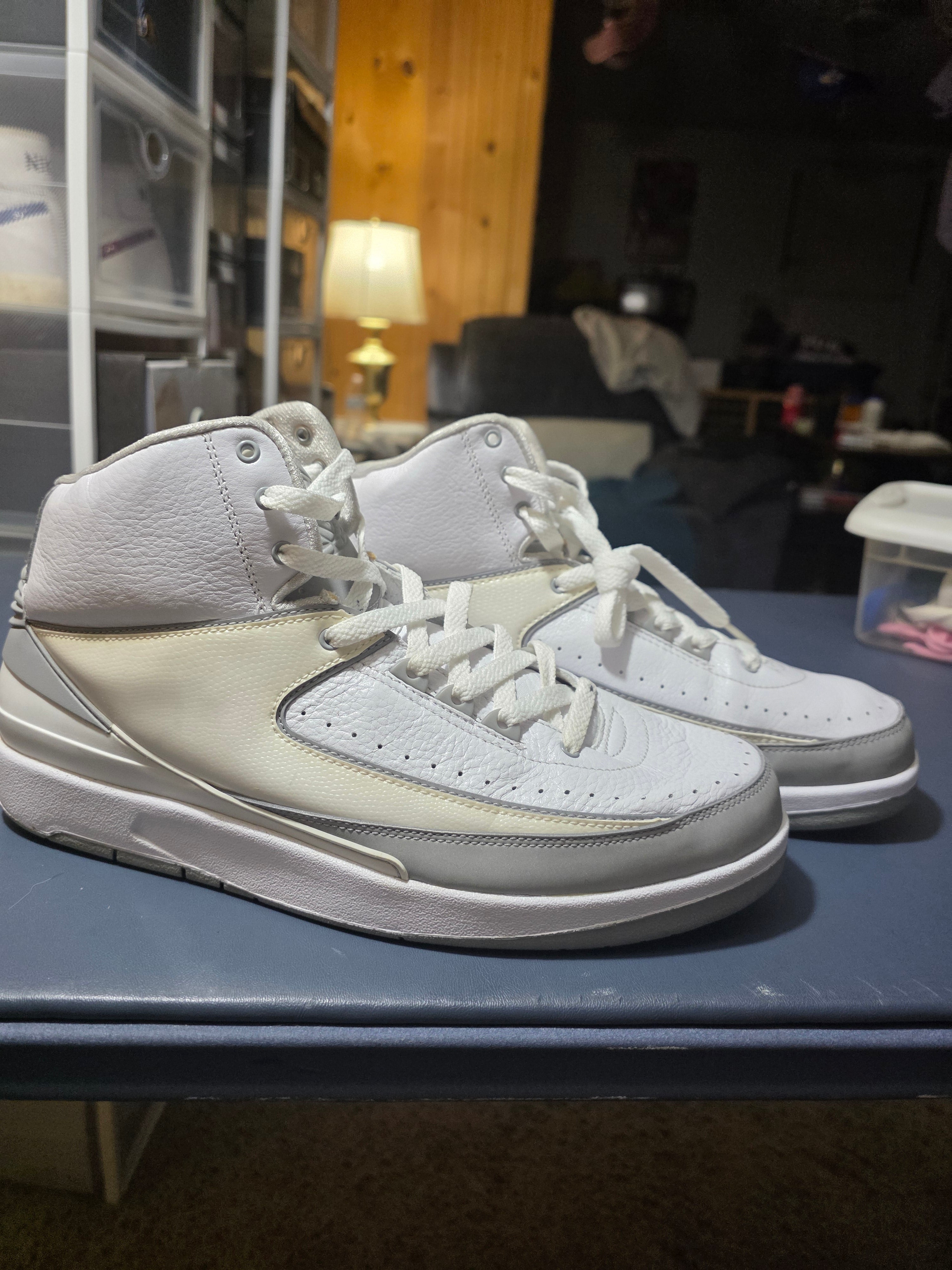 Jordan 2 retro Silver Anniversary,  size 10.5m.