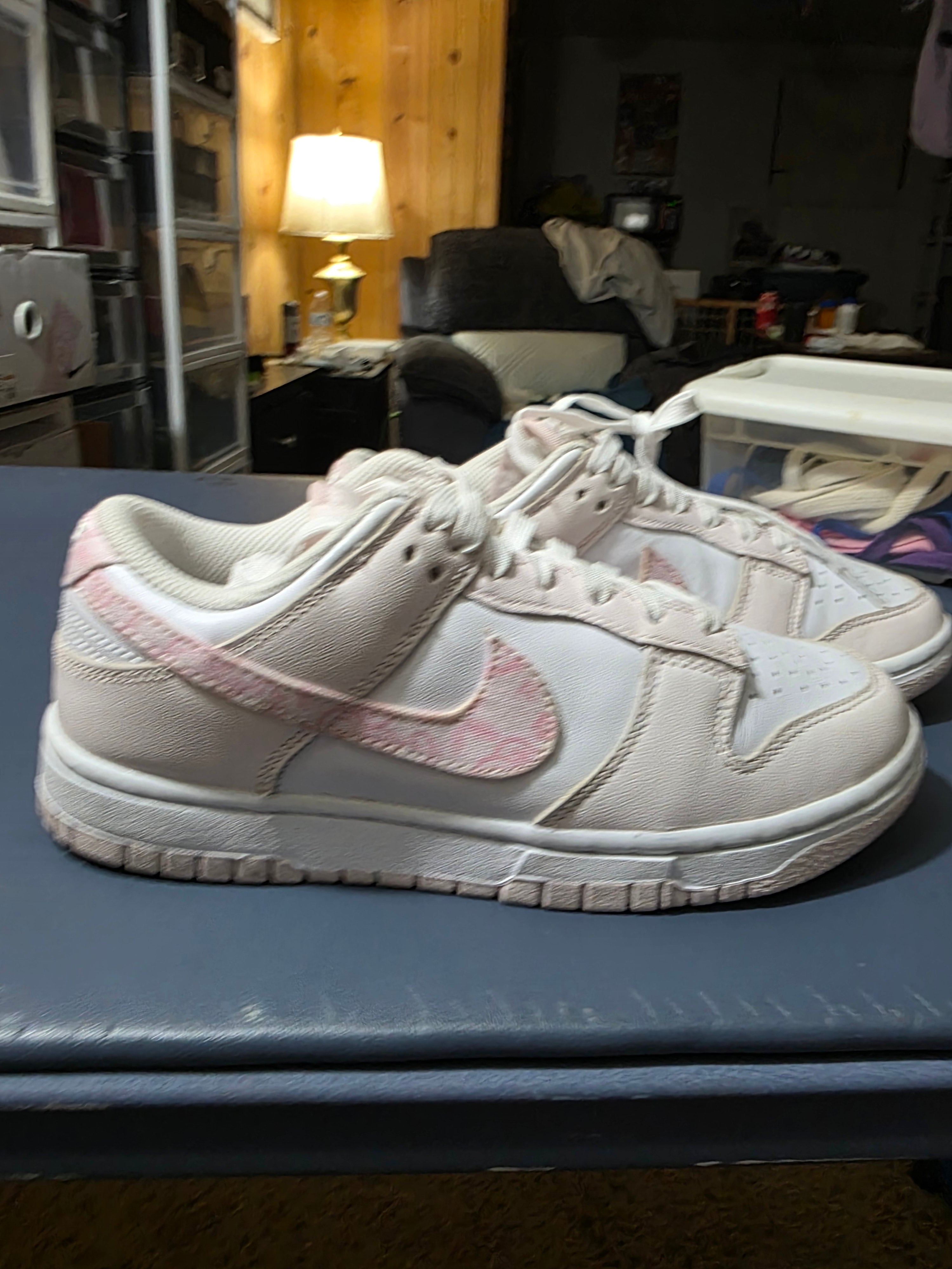 Nike womens Dunk Low Pink Paisley,  size 7w.
