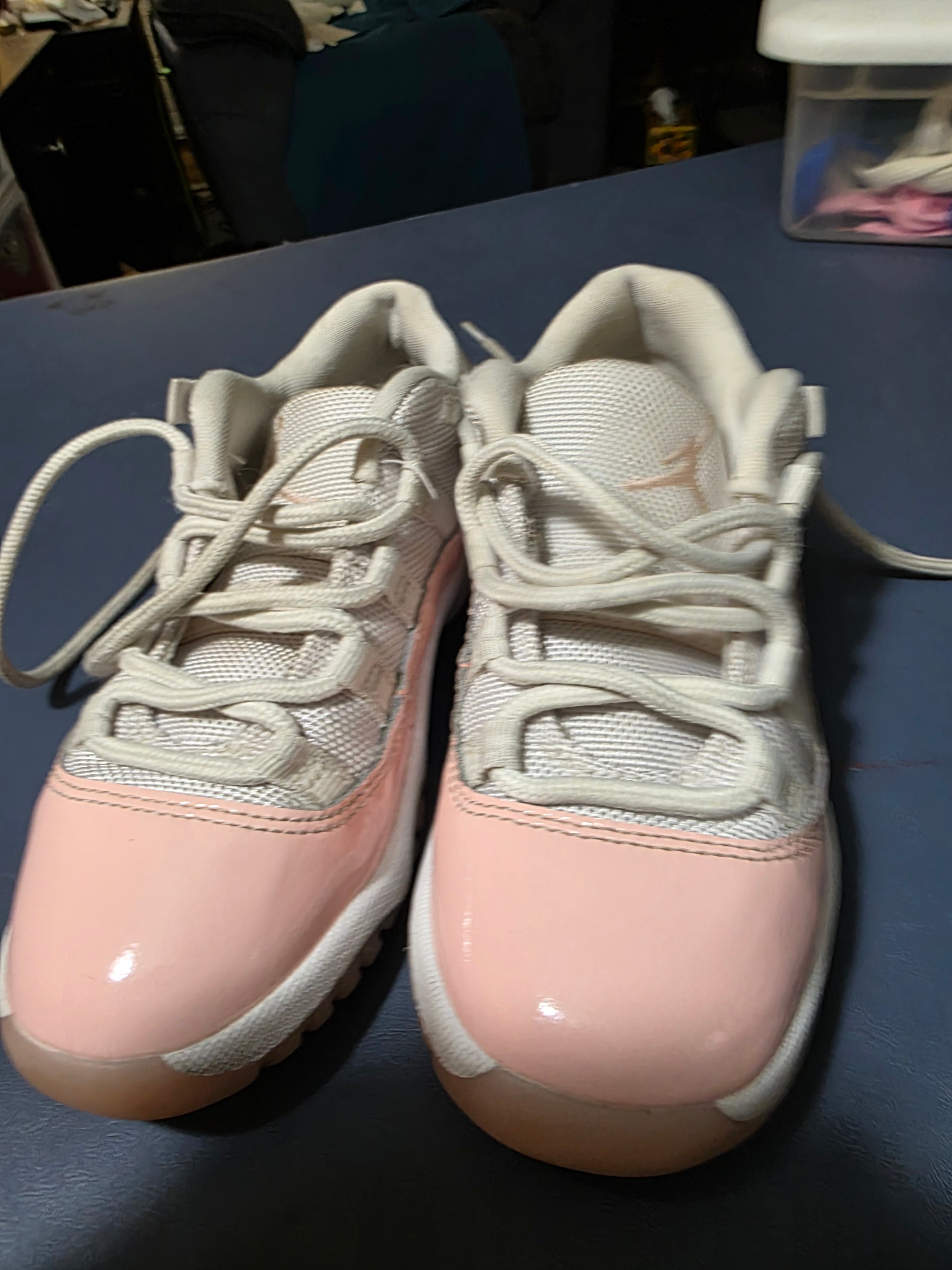Jordan 11 retro pink kids, size 12c.