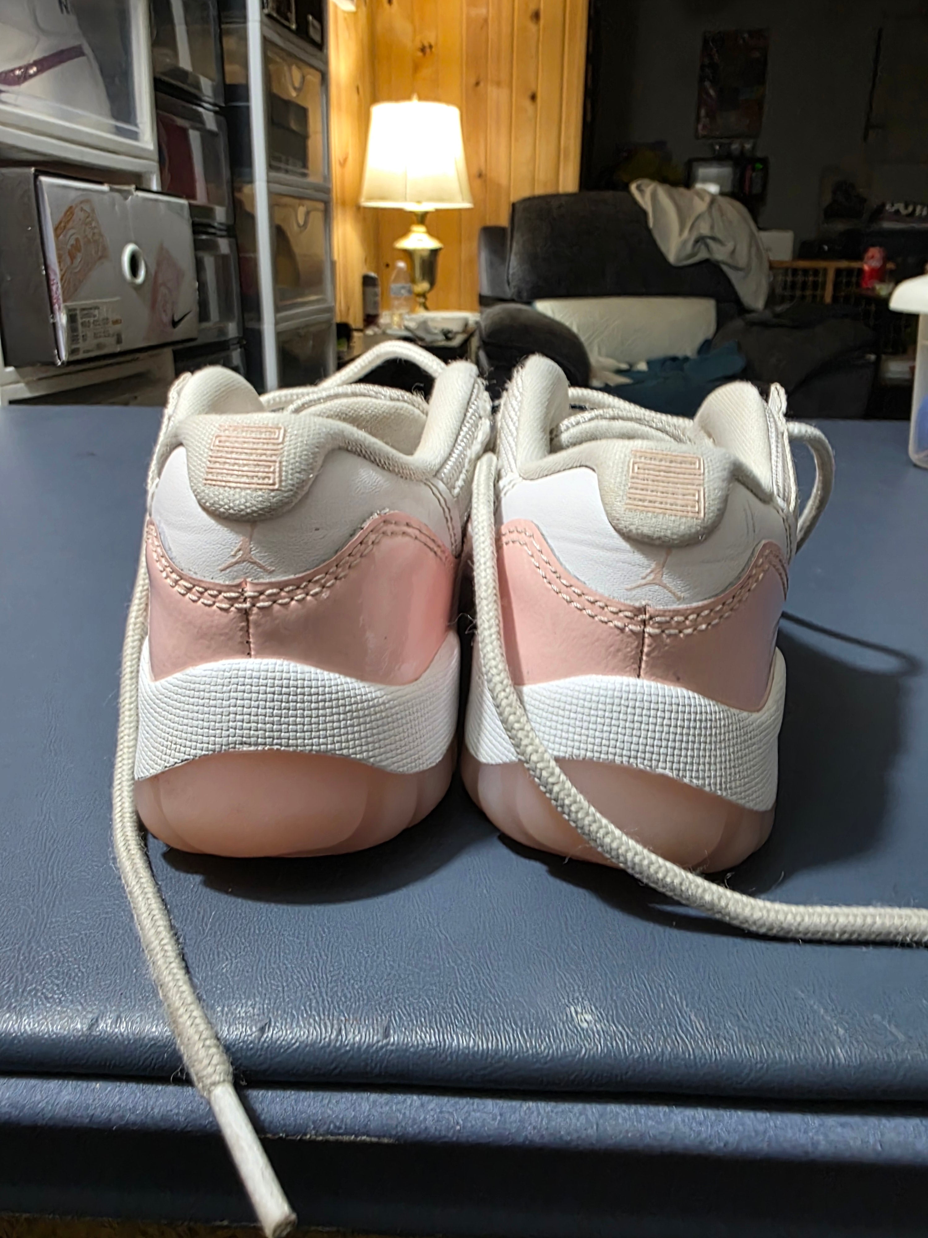 Jordan 11 retro pink kids, size 12c.
