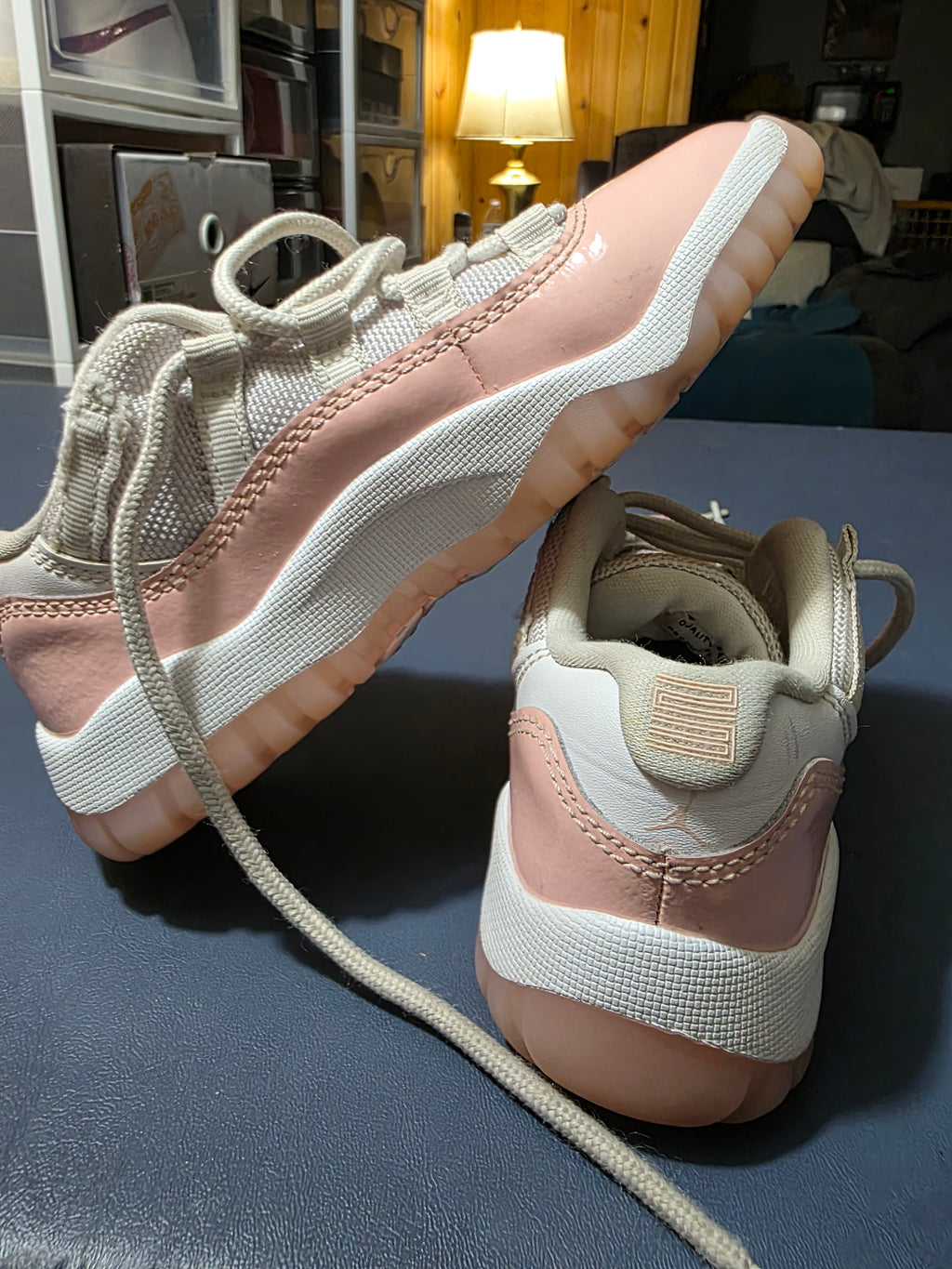 Jordan 11 retro pink kids, size 12c.