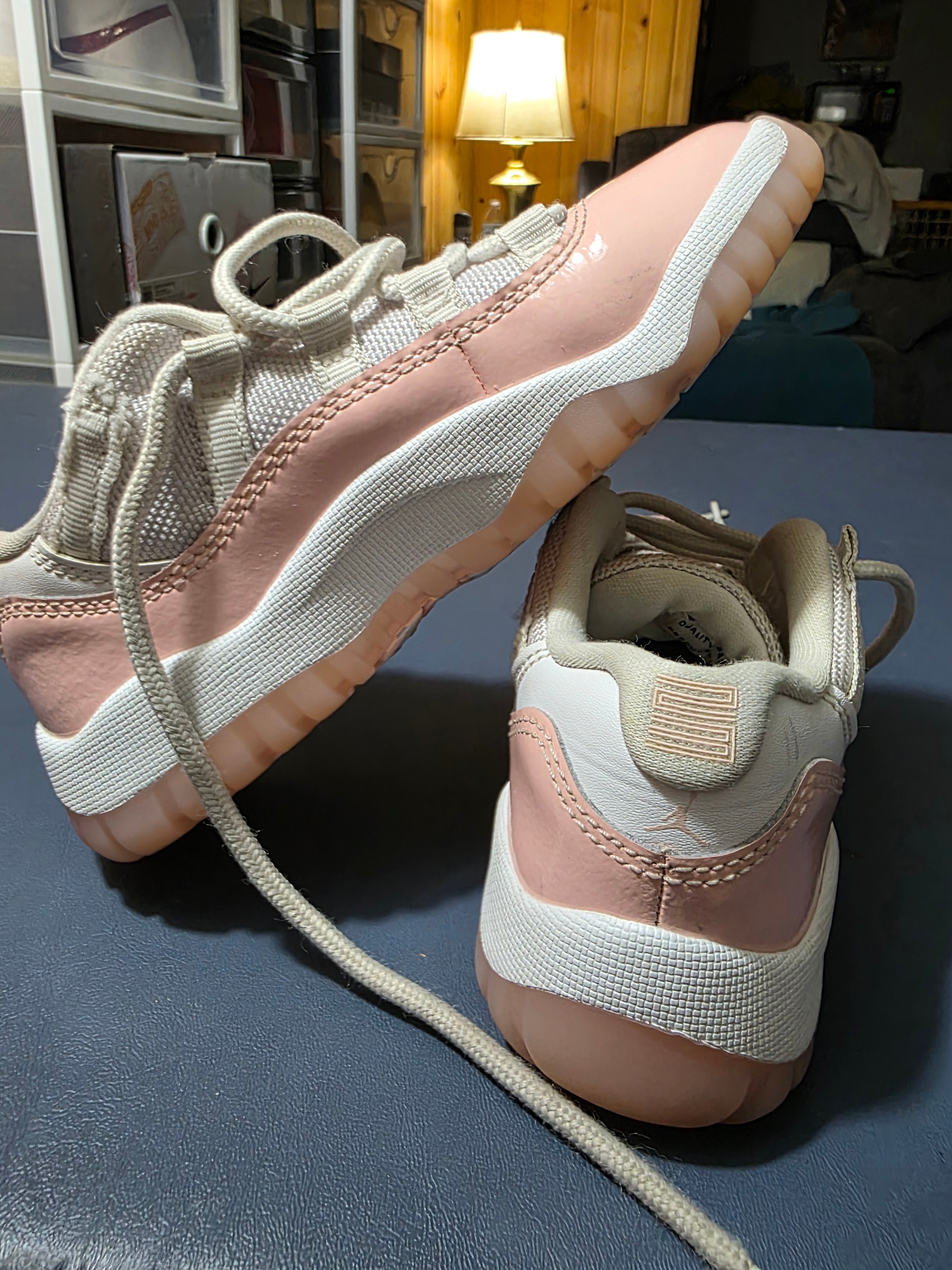 Jordan 11 retro pink kids, size 12c.